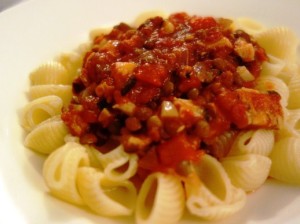 Pasta Shells with Tempeh, Shiitake Mushrooms and French Lentil in a Tomato Sauce (gfo, nf)